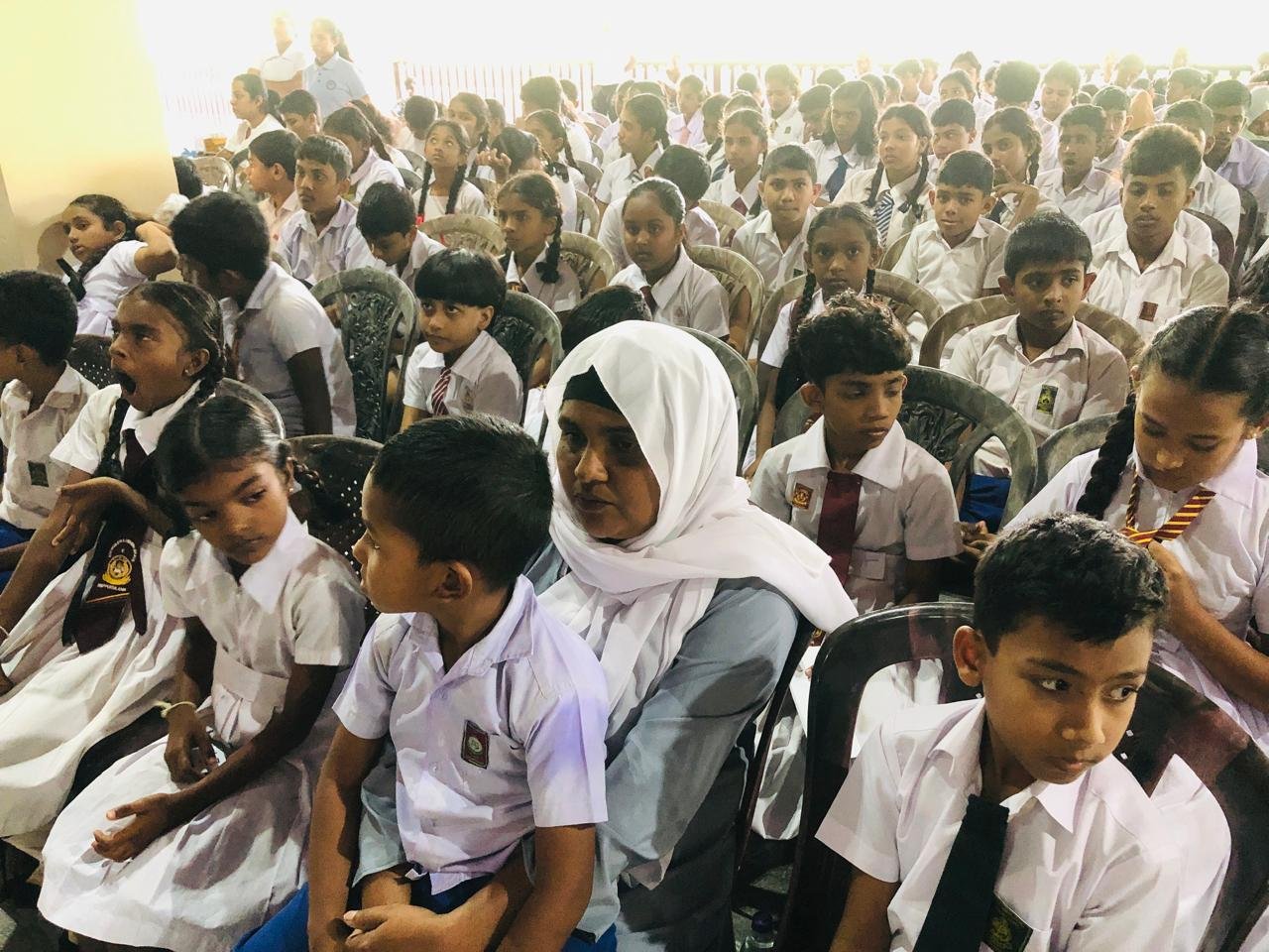 Children benefiting from the Sisu Diriya scholarship program for kidney patients